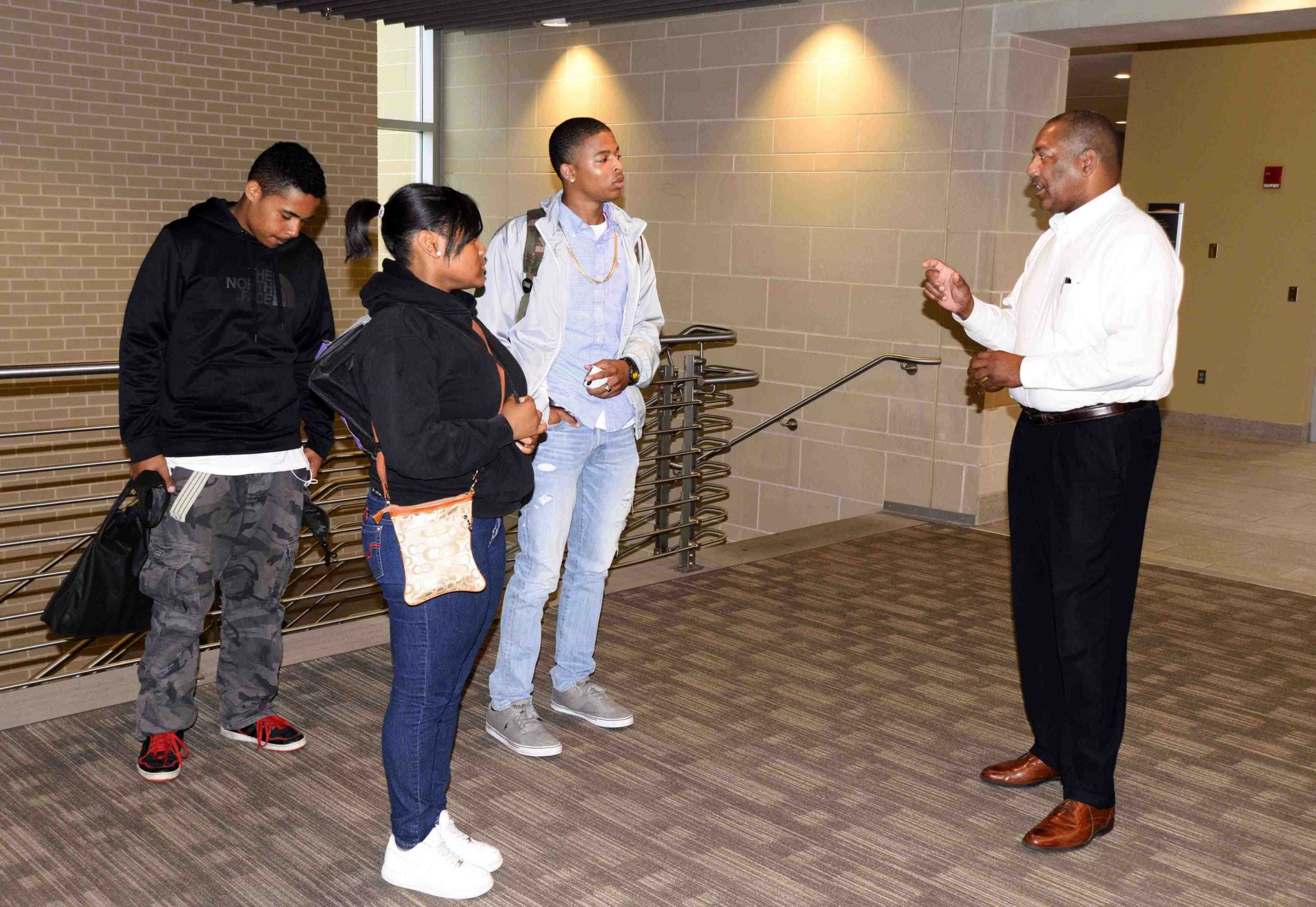 tour students listen to tour guide at Alabama State Uniersity_spring 2014_minibresized